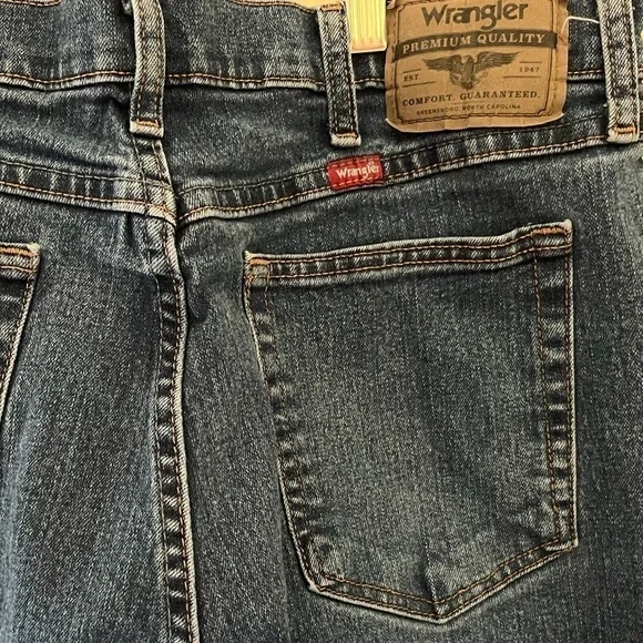 Wrangler Men’s Straight Leg Relaxed Fit Jeans 34X32 - Picture 3 of 4